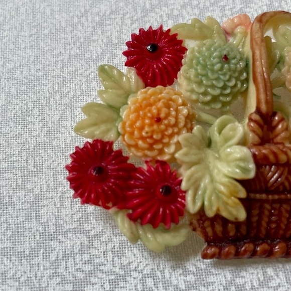 Vintage Japanese Celluloid Floral Basket Brooch 1950's Mid-Century Pin - Picture 2 of 11
